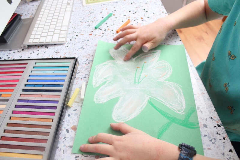 Paint an Easter lily