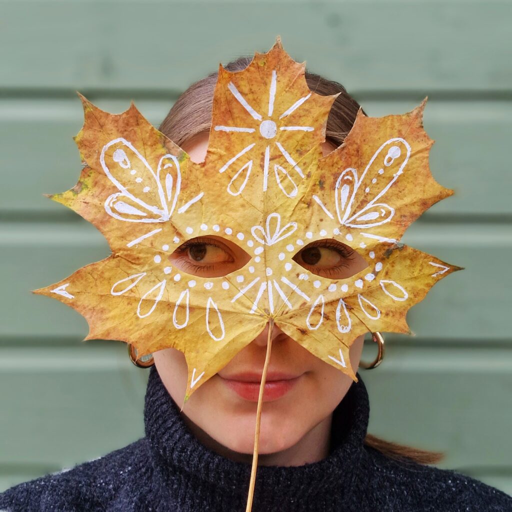 How to make a leaf mask