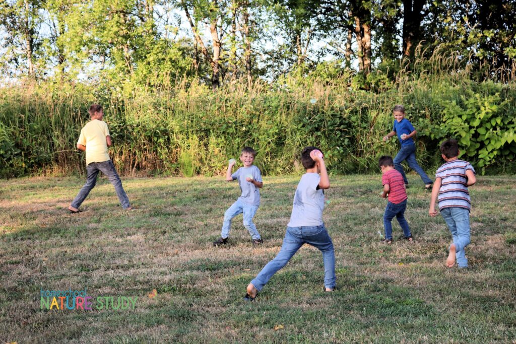 These 5 outdoor games are the very best to encourage a love of the outdoors and have fun! Includes games for the entire family.