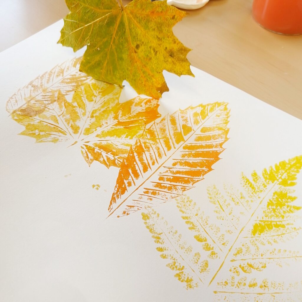 With leaf printings, a fall garland, a pumpkin house, a fern nature journal activity and more, there is something for everyone in our Nature Crafts course. 